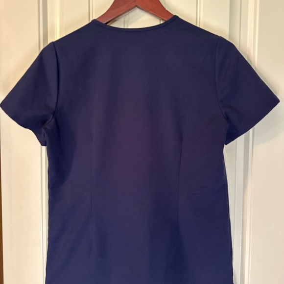 FIGS Scrub Top - Casma, Three-Pocket - Technical Collection - Picture 3 of 5